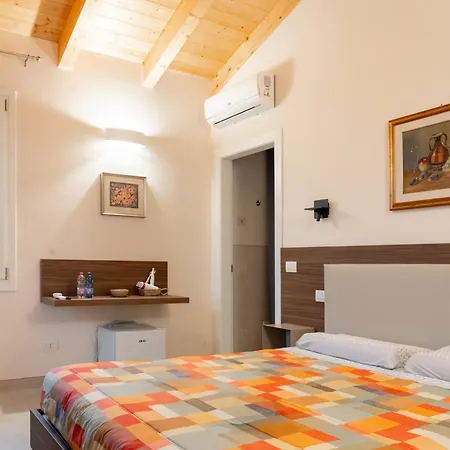 Eliseo Guest house *
